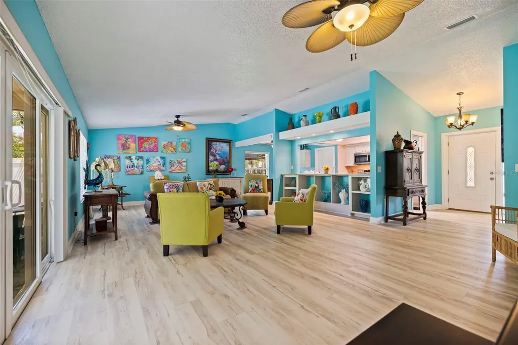 201 58th Avenue S St Petersburg FL 33705