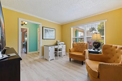 201 58th Avenue S St Petersburg FL 33705