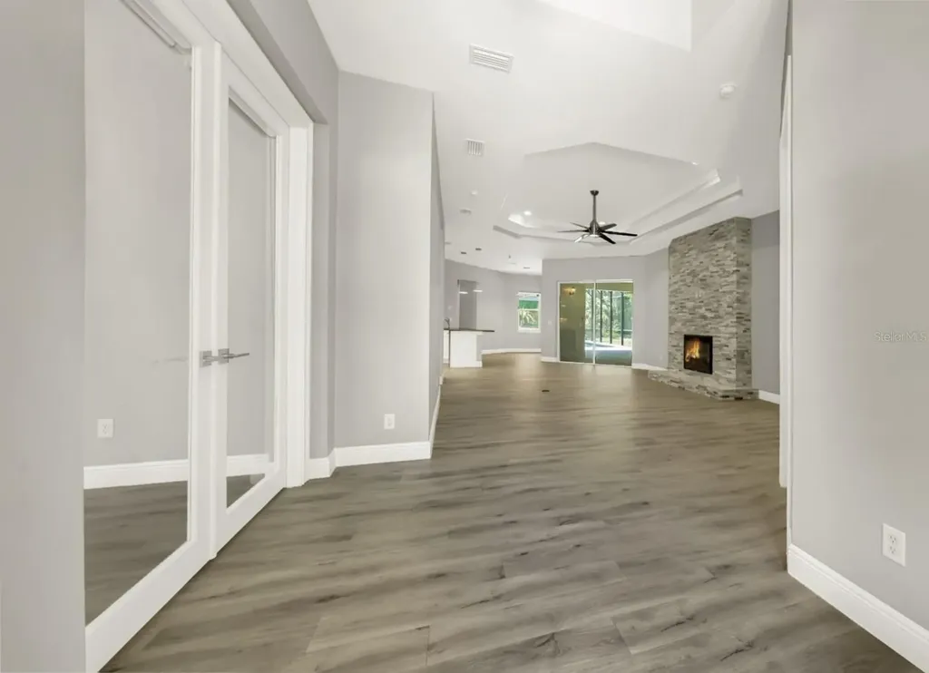 4040 Grand Avenue Deland FL 32720