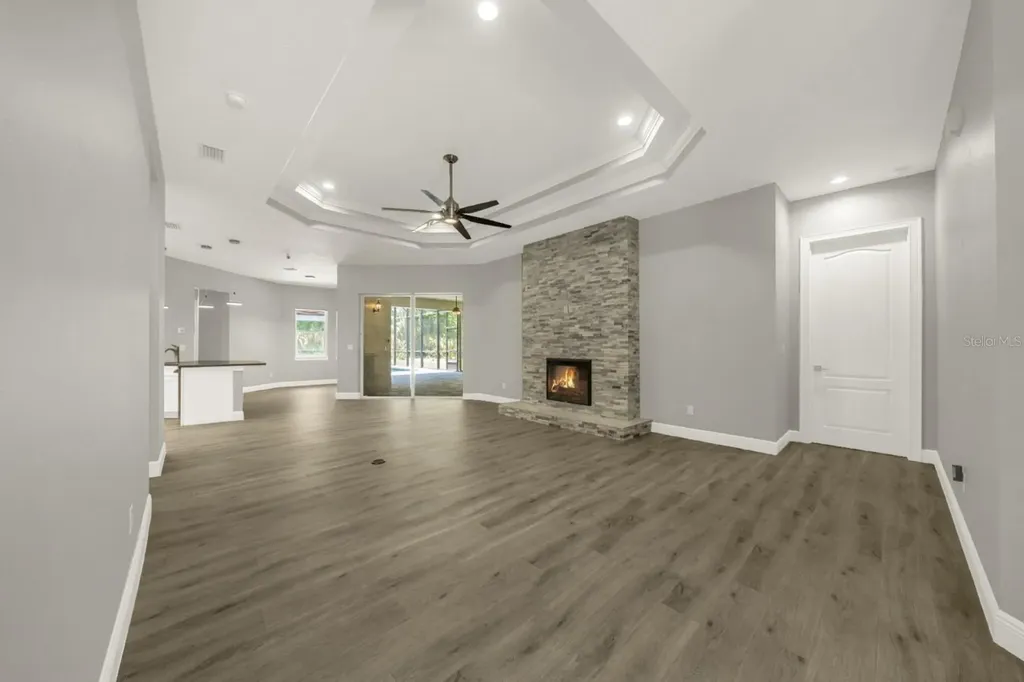 4040 Grand Avenue Deland FL 32720