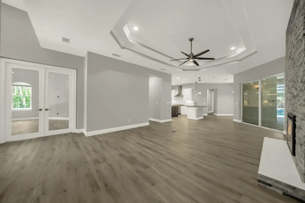 4040 Grand Avenue Deland FL 32720