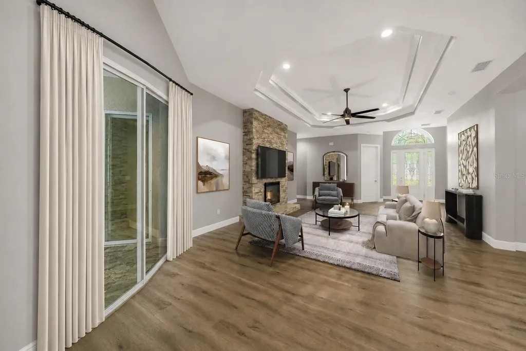 4040 Grand Avenue Deland FL 32720