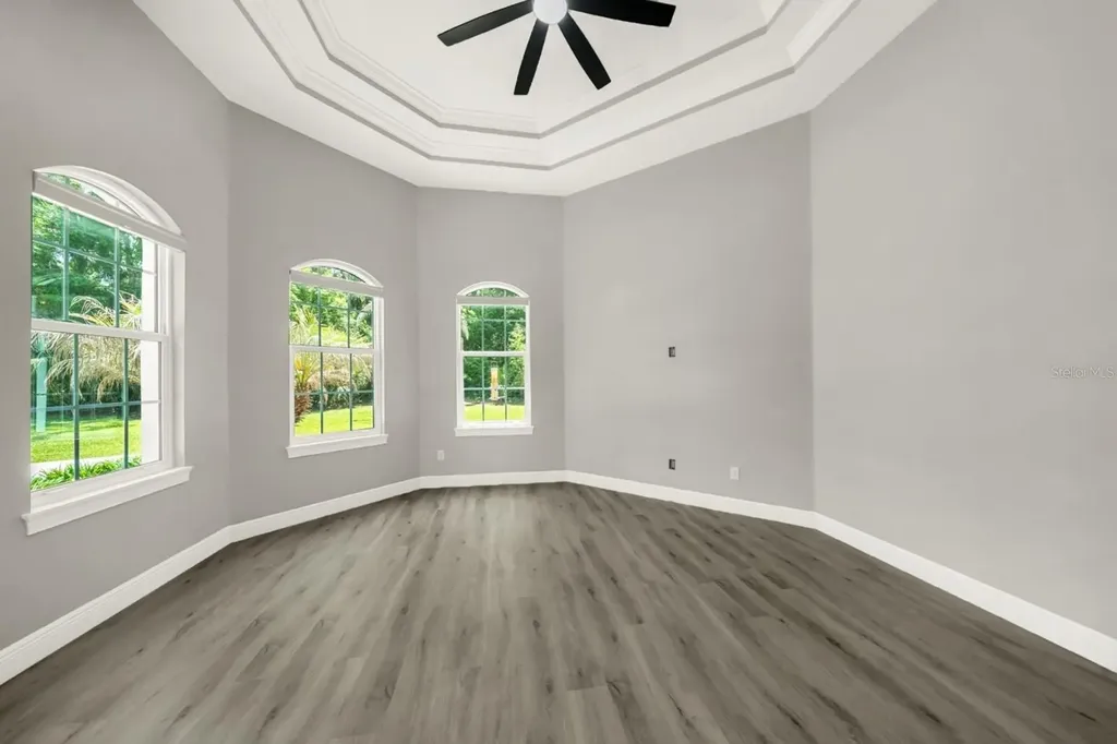 4040 Grand Avenue Deland FL 32720