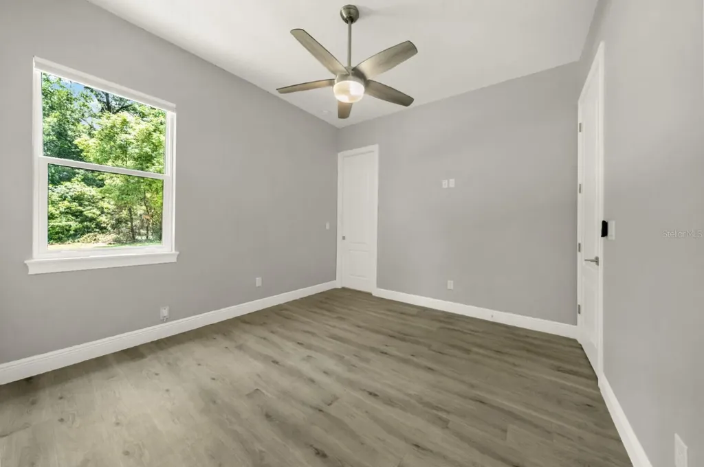 4040 Grand Avenue Deland FL 32720