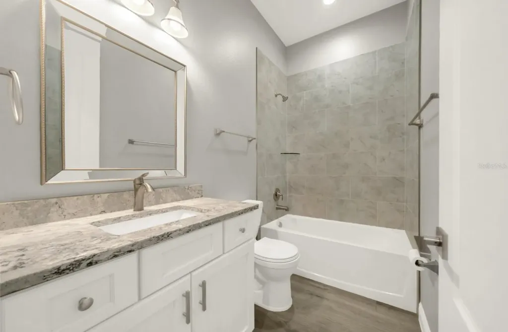 4040 Grand Avenue Deland FL 32720