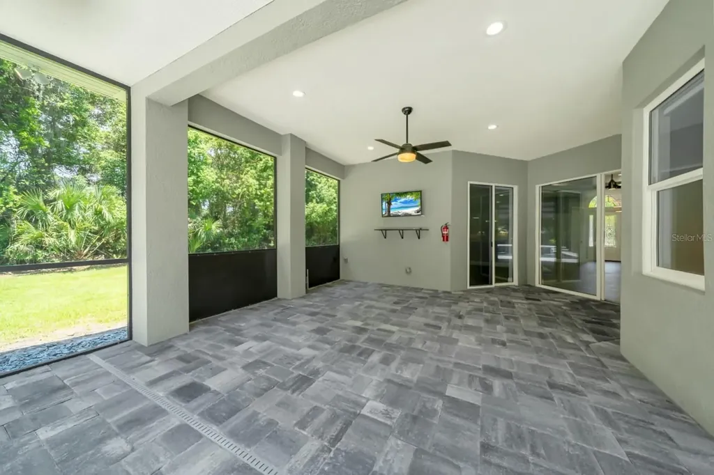 4040 Grand Avenue Deland FL 32720