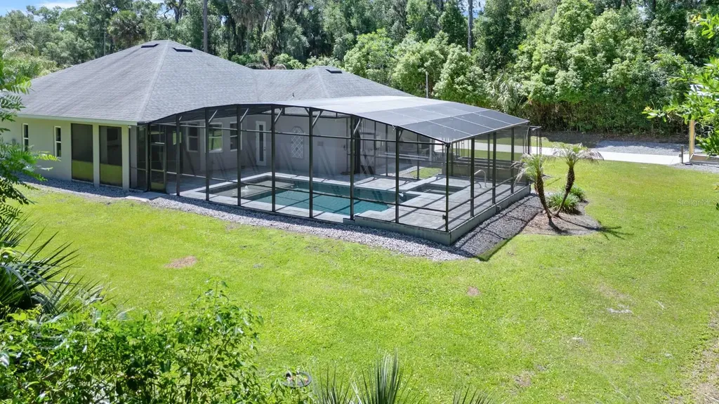 4040 Grand Avenue Deland FL 32720