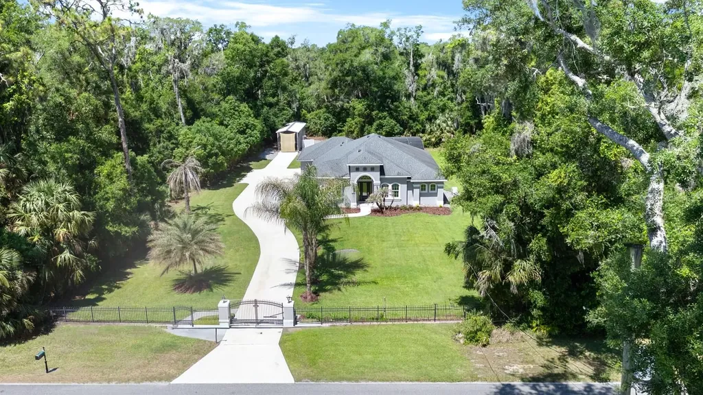 4040 Grand Avenue Deland FL 32720