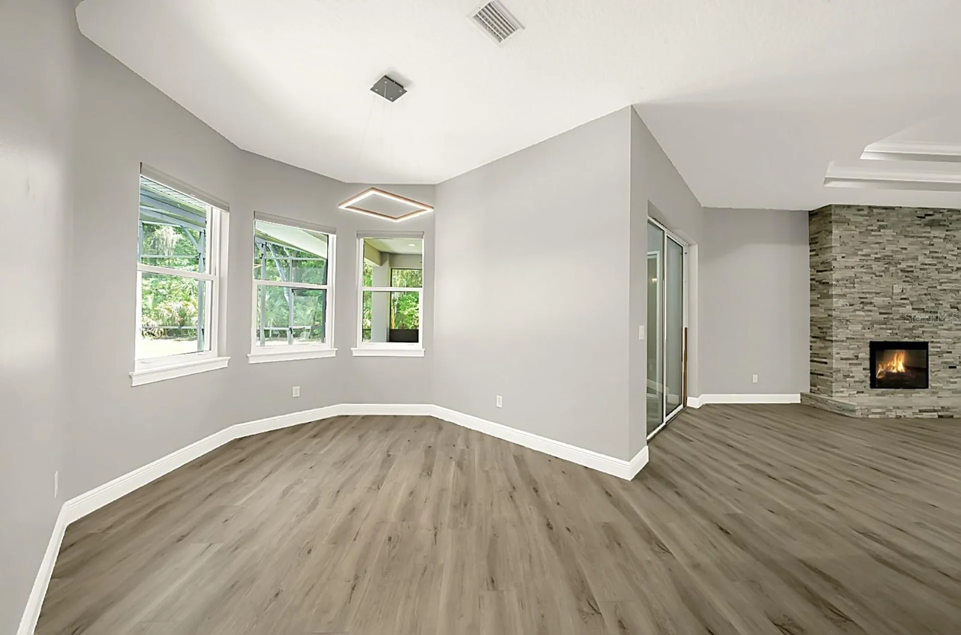 4040 Grand Avenue Deland FL 32720