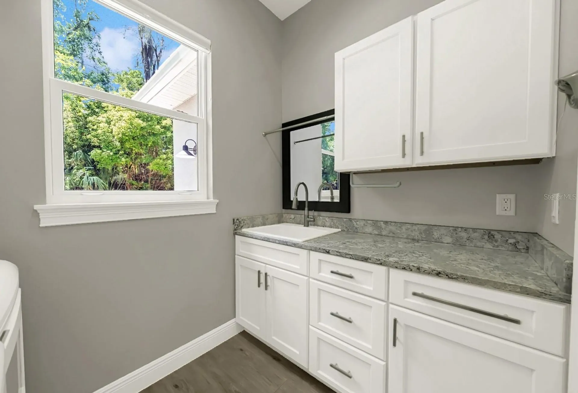 4040 Grand Avenue Deland FL 32720