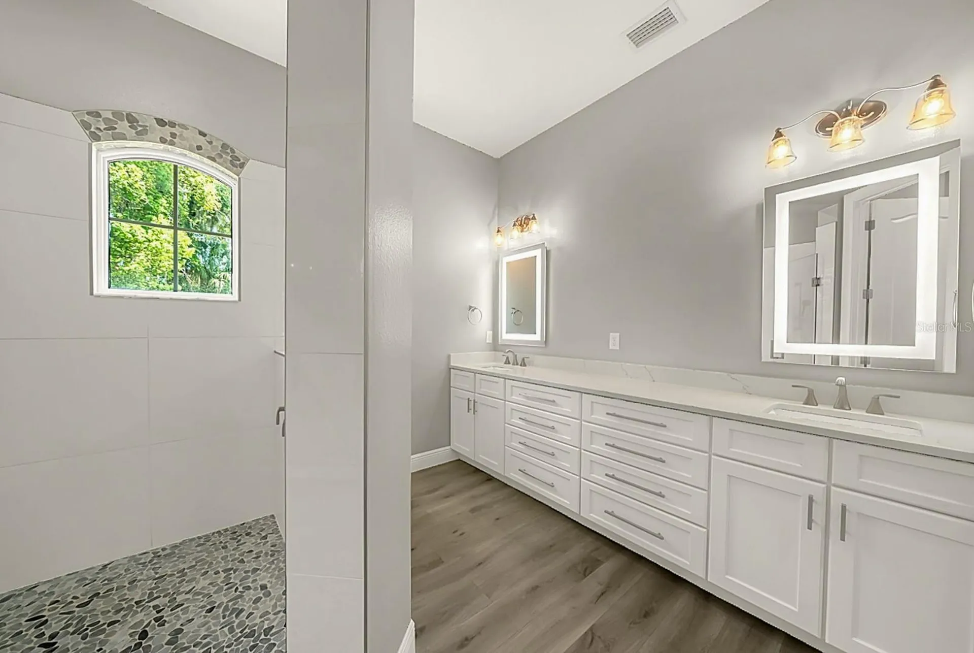 4040 Grand Avenue Deland FL 32720