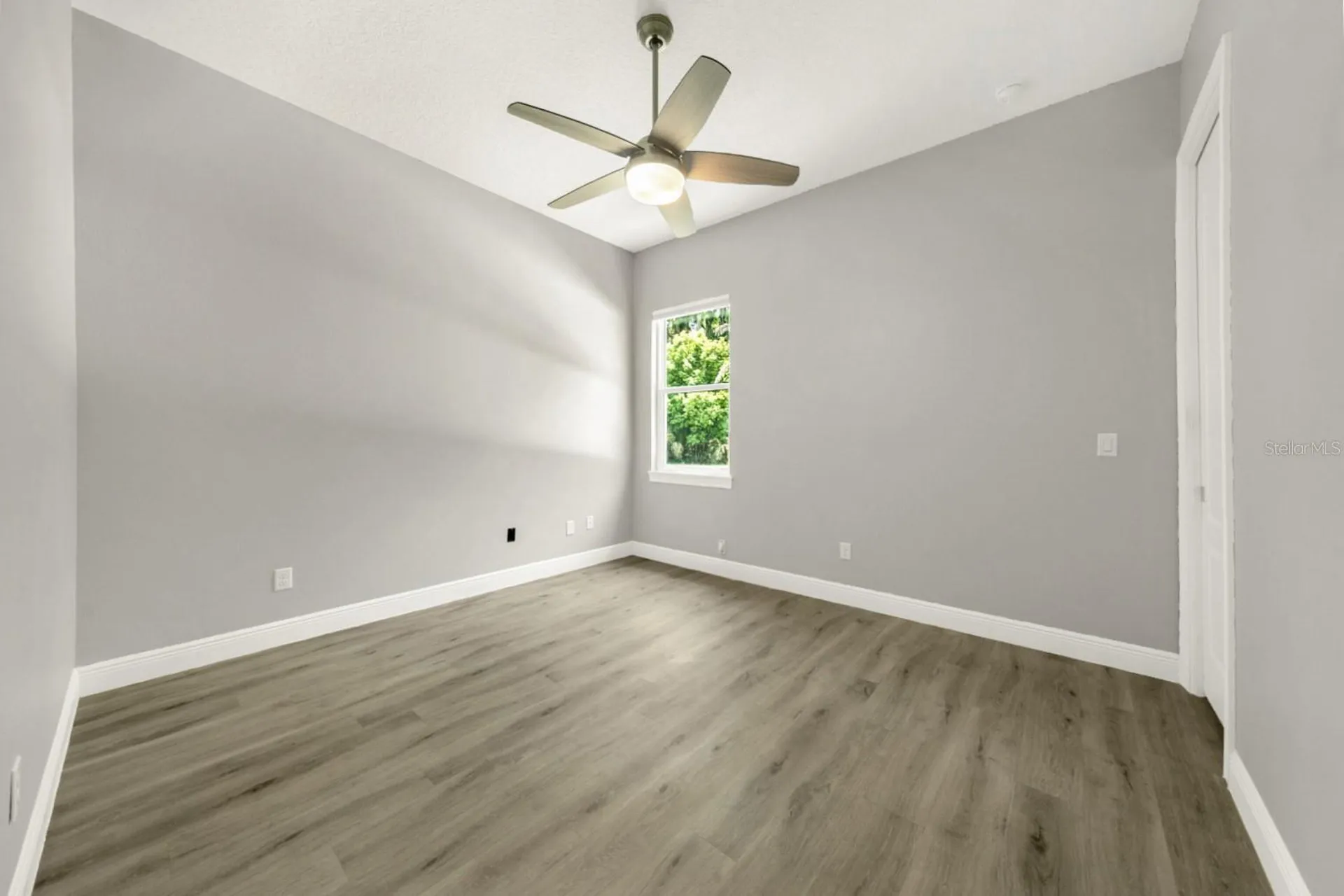 4040 Grand Avenue Deland FL 32720