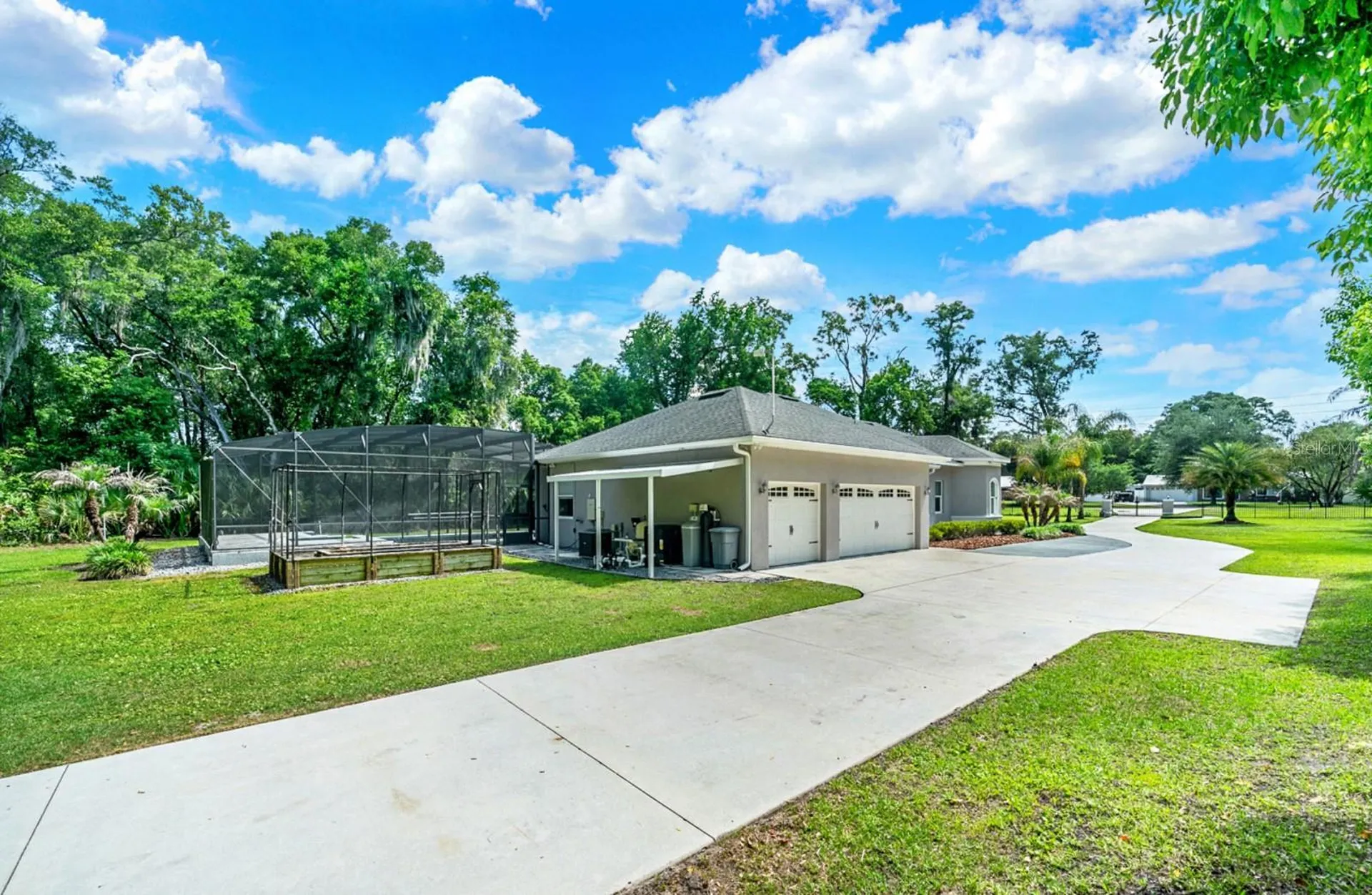 4040 Grand Avenue Deland FL 32720