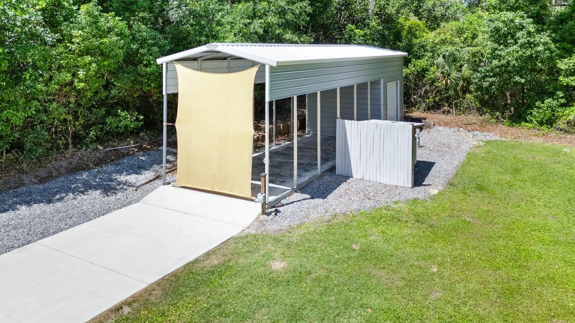 4040 Grand Avenue Deland FL 32720