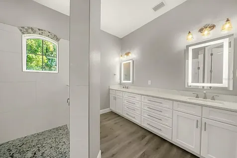 4040 Grand Avenue Deland FL 32720