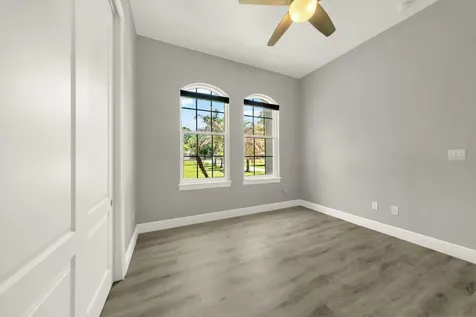 4040 Grand Avenue Deland FL 32720