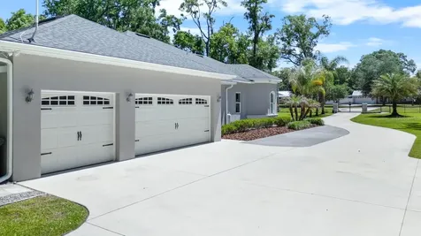 4040 Grand Avenue Deland FL 32720