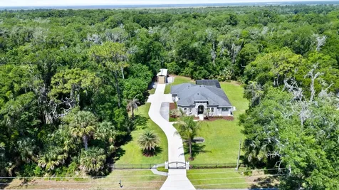 4040 Grand Avenue Deland FL 32720