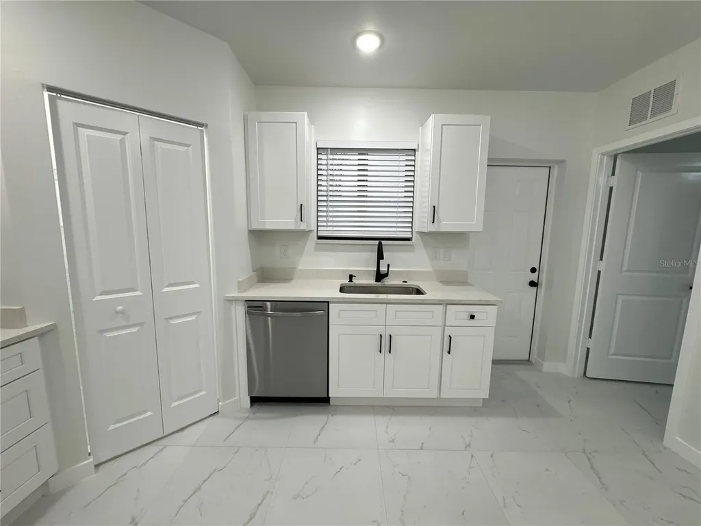 1775 Glenway Court Fort Myers FL 33916
