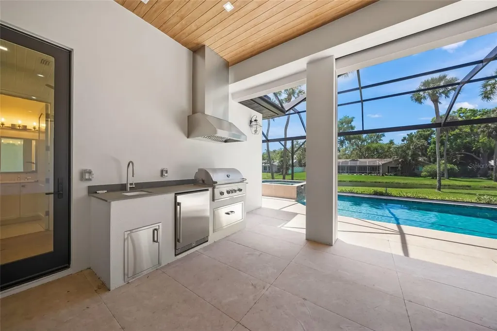 1575 Eastbrook Drive Sarasota FL 34231