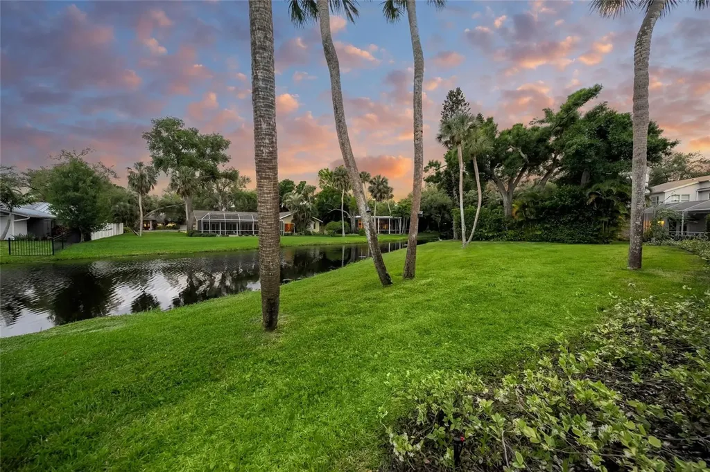 1575 Eastbrook Drive Sarasota FL 34231