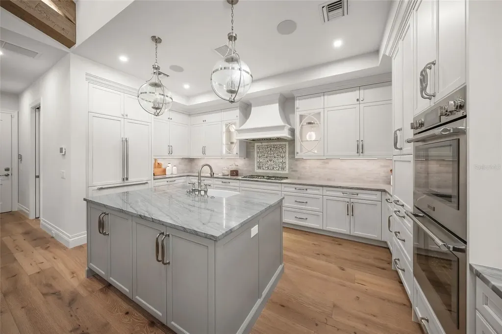 1575 Eastbrook Drive Sarasota FL 34231