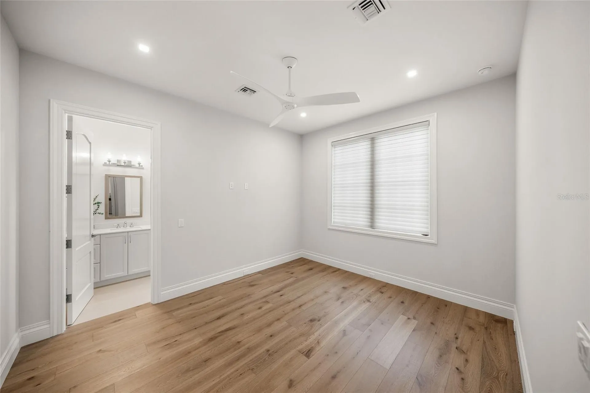 1575 Eastbrook Drive Sarasota FL 34231