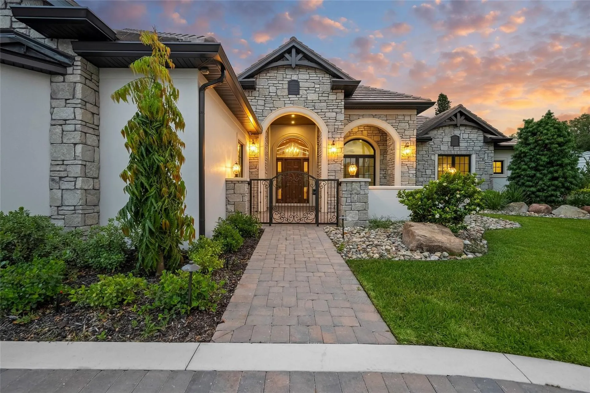 1575 Eastbrook Drive Sarasota FL 34231