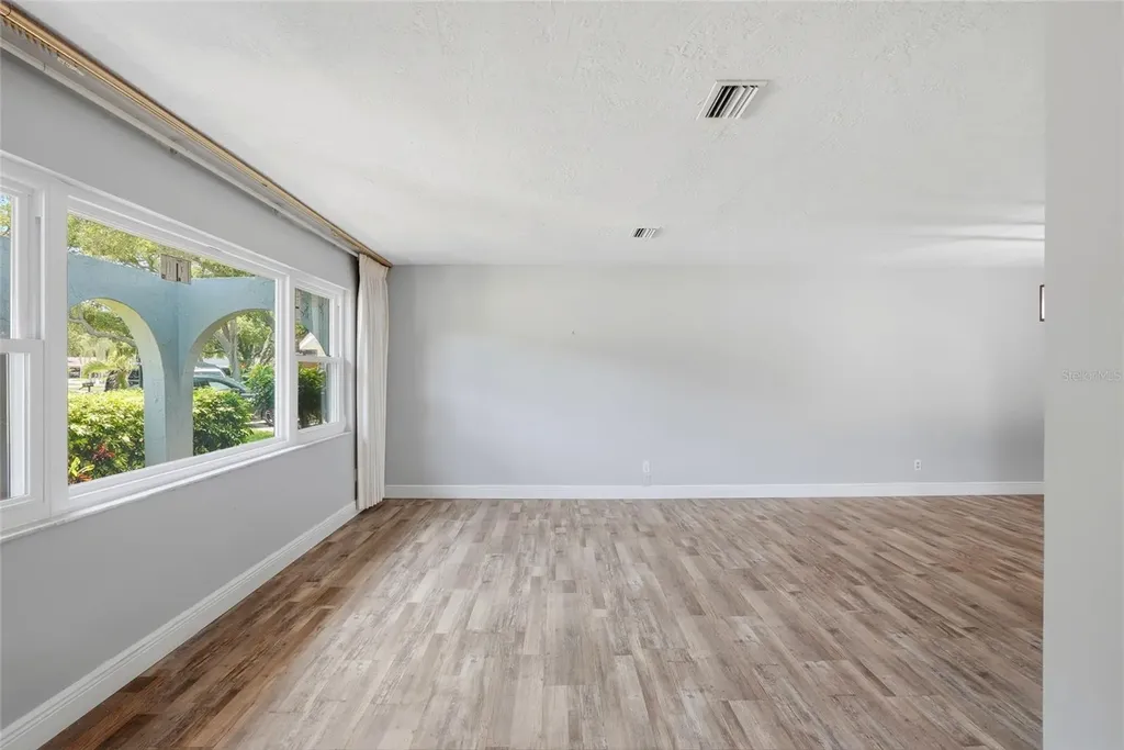 9760 136th Street Seminole FL 33776