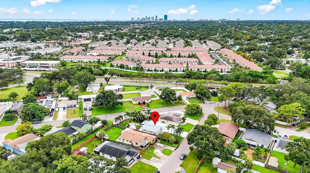 5519 Commonwealth Avenue N St Petersburg FL 33703