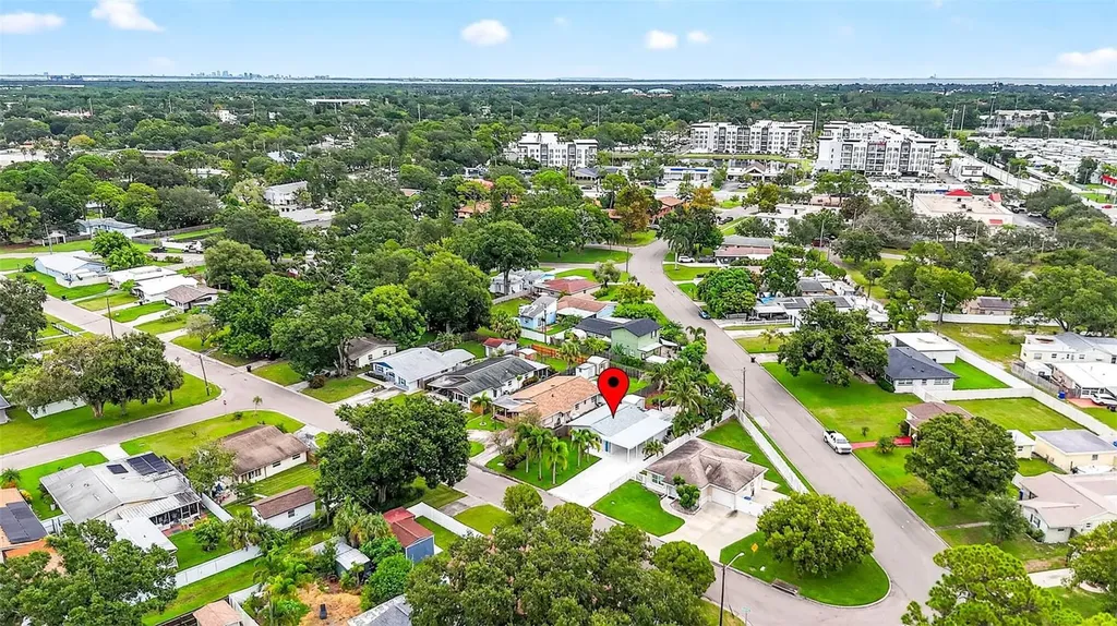 5519 Commonwealth Avenue N St Petersburg FL 33703