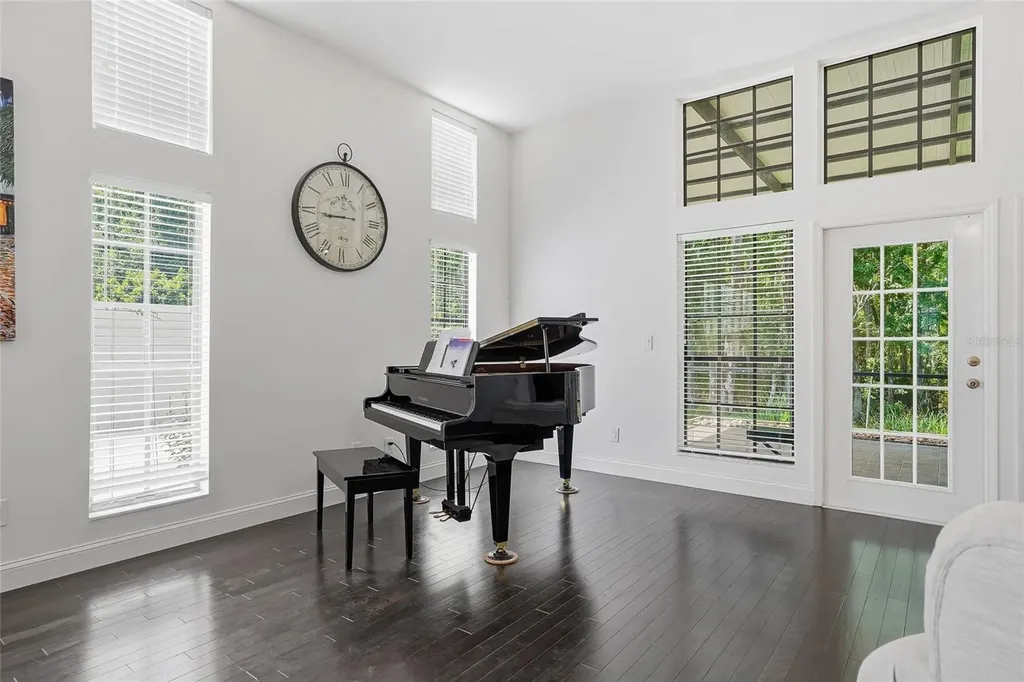 18740 Wimbledon Circle Lutz FL 33558