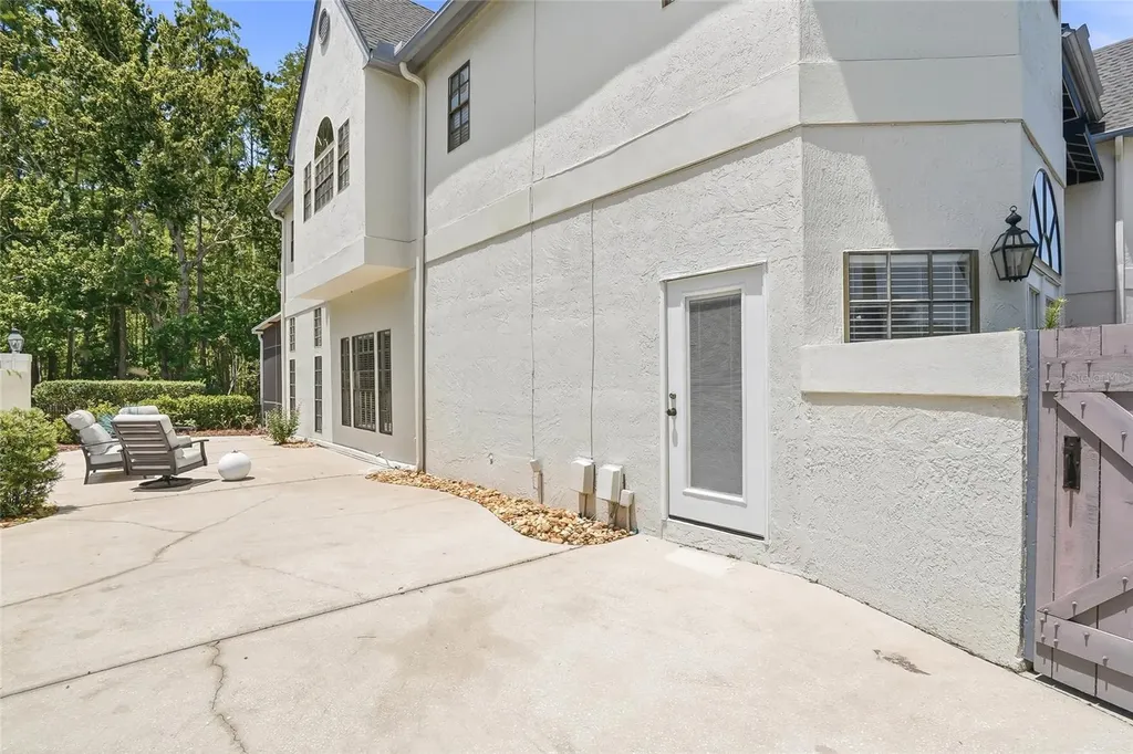 18740 Wimbledon Circle Lutz FL 33558