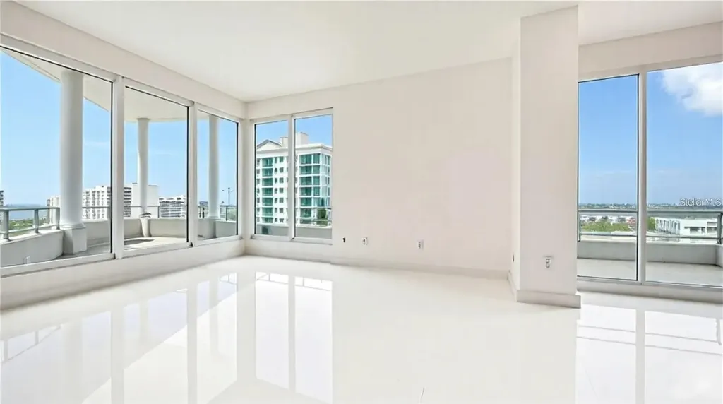 111 S Pineapple Avenue Sarasota FL 34236