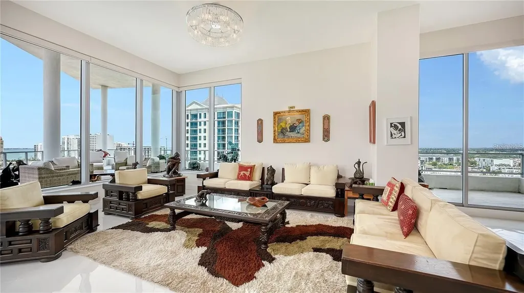 111 S Pineapple Avenue Sarasota FL 34236