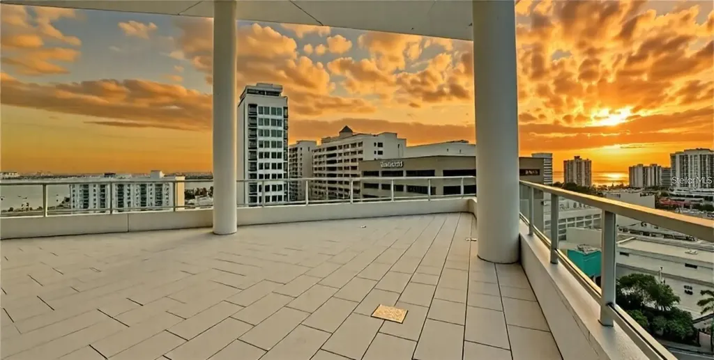 111 S Pineapple Avenue Sarasota FL 34236