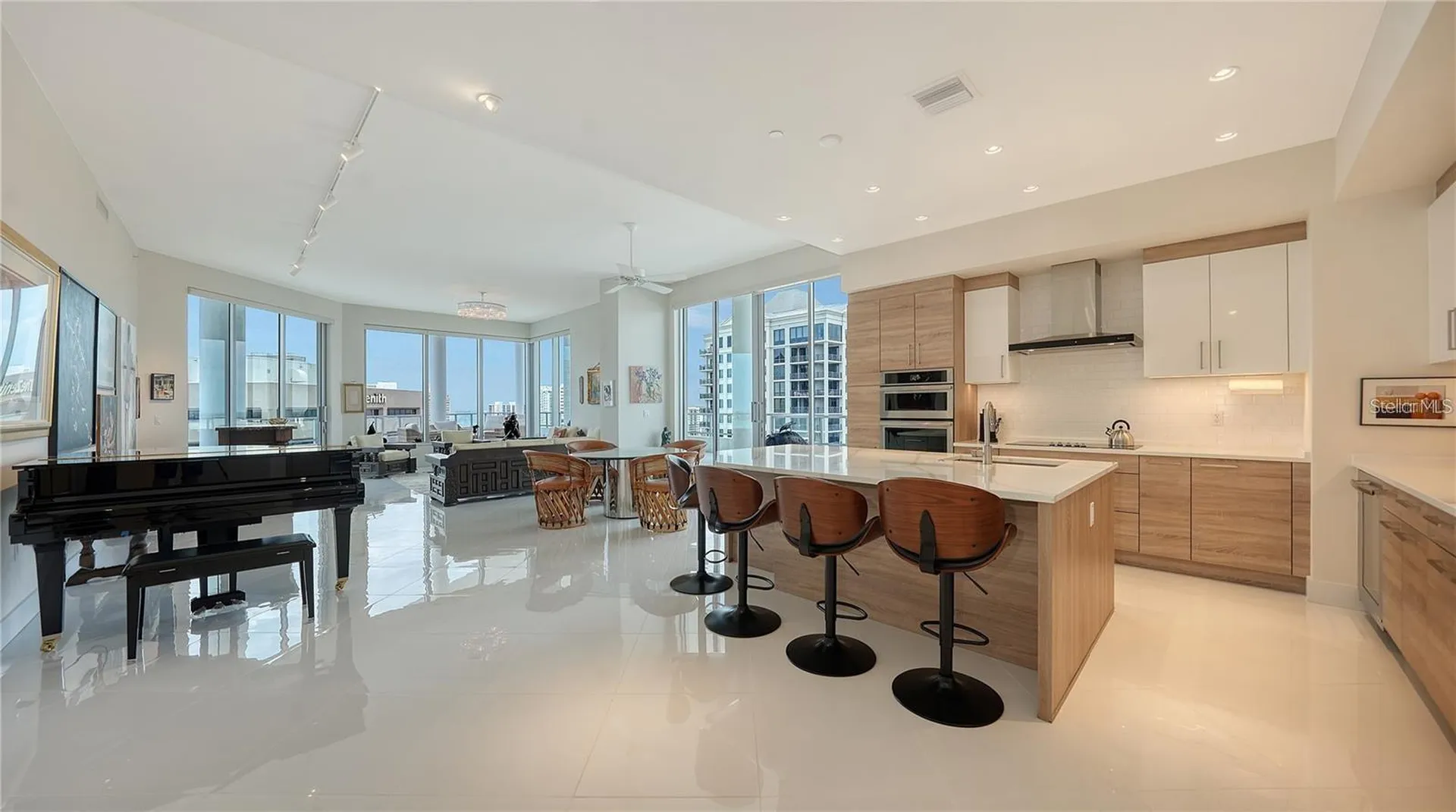 111 S Pineapple Avenue Sarasota FL 34236