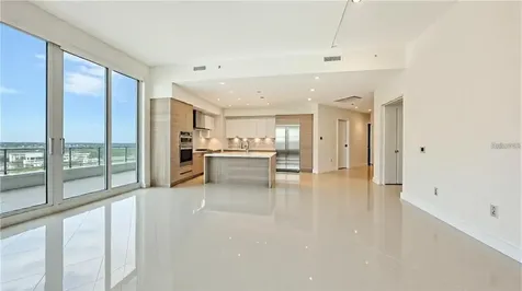 111 S Pineapple Avenue Sarasota FL 34236