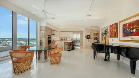 111 S Pineapple Avenue Sarasota FL 34236