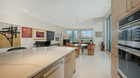 111 S Pineapple Avenue Sarasota FL 34236