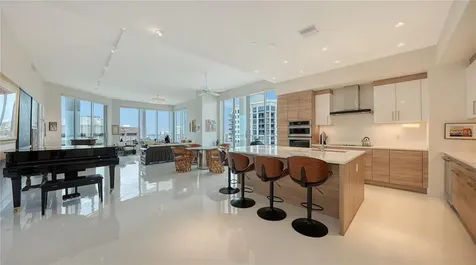 111 S Pineapple Avenue Sarasota FL 34236