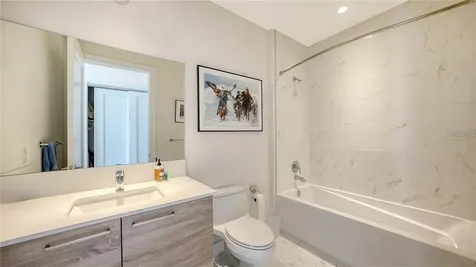 111 S Pineapple Avenue Sarasota FL 34236