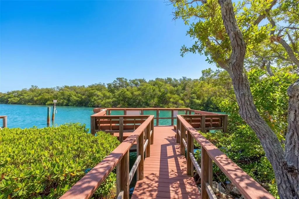 1695 Pinellas Bayway S Tierra Verde FL 33715