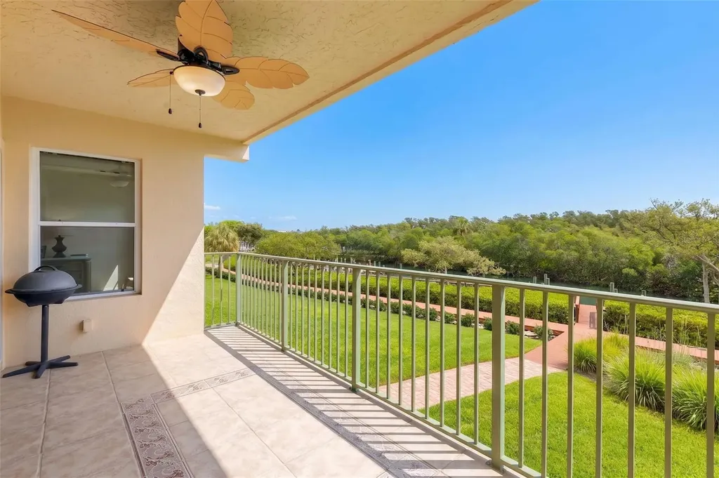 1695 Pinellas Bayway S Tierra Verde FL 33715