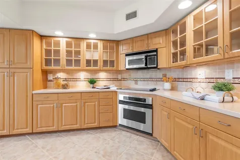 1695 Pinellas Bayway S Tierra Verde FL 33715
