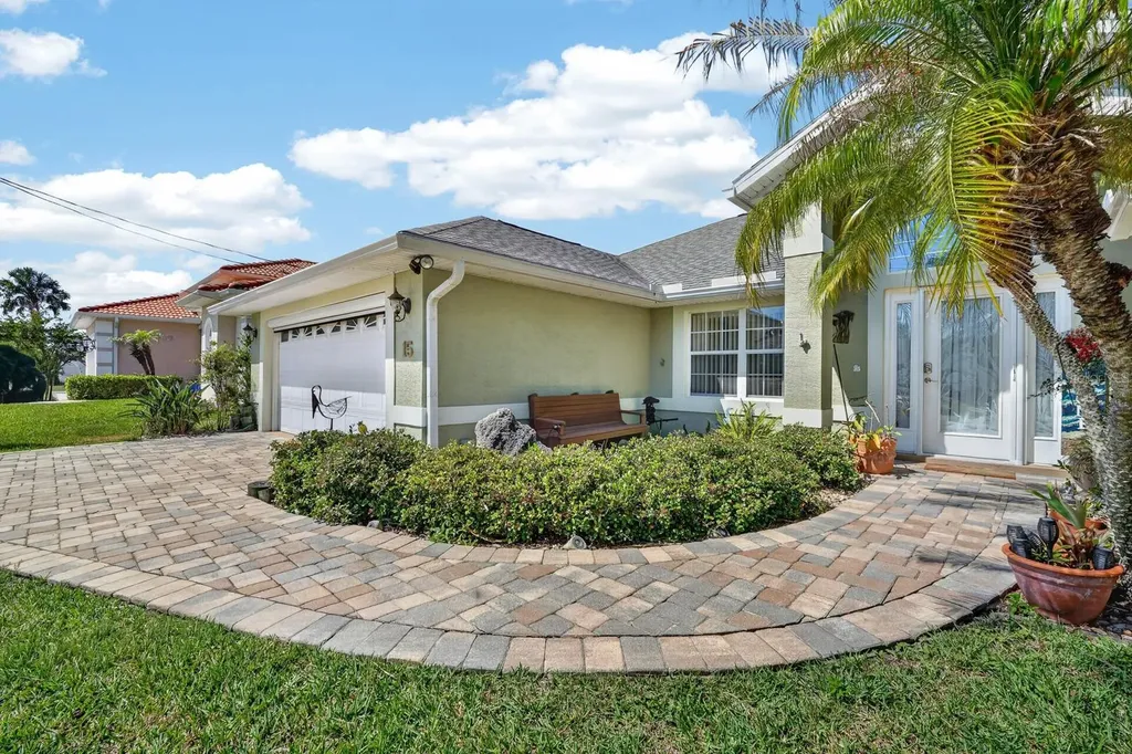15 Crandon Court Palm Coast FL 32137