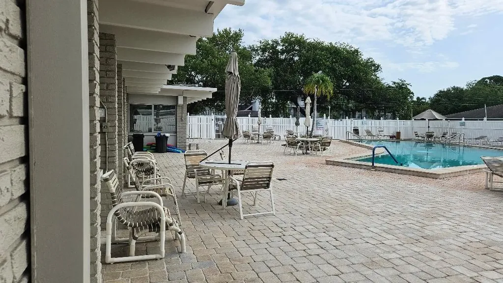 9950 47th Avenue N St Petersburg FL 33708