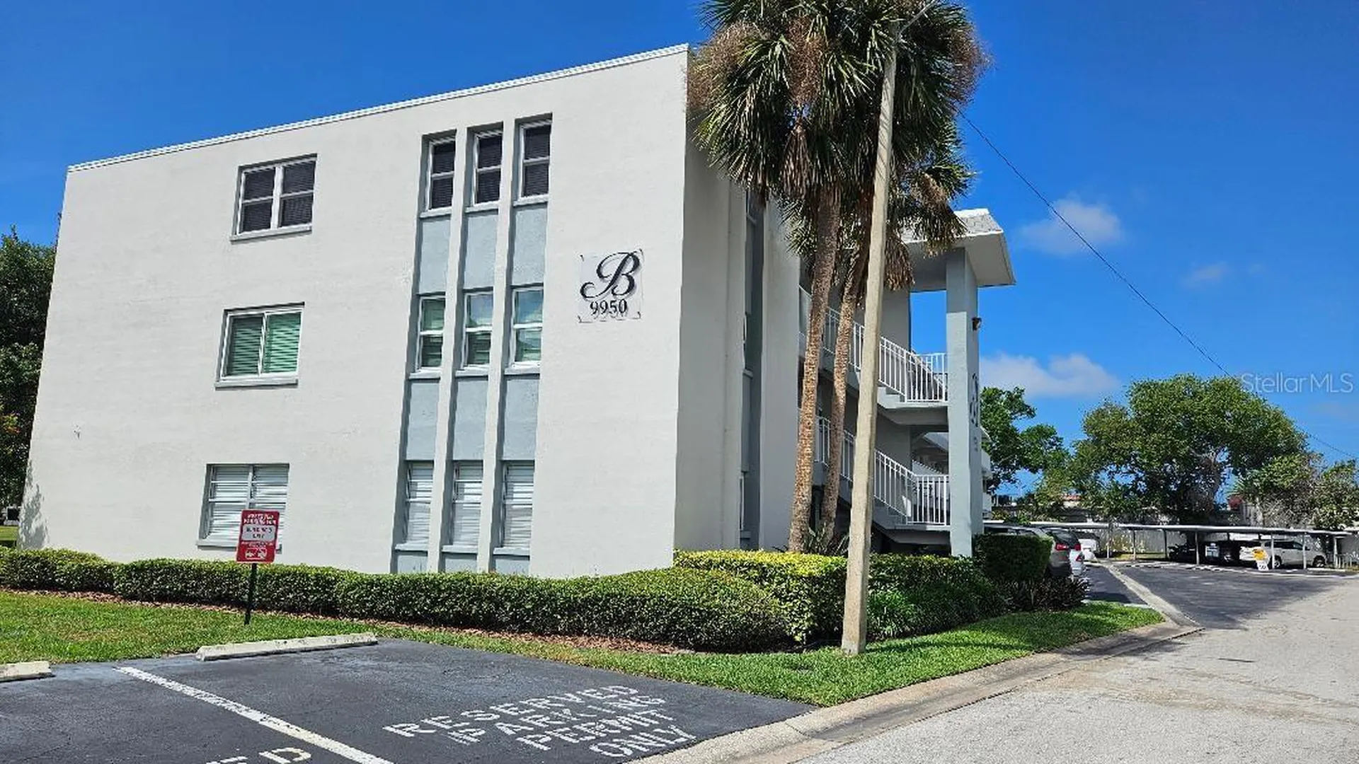 9950 47th Avenue N St Petersburg FL 33708