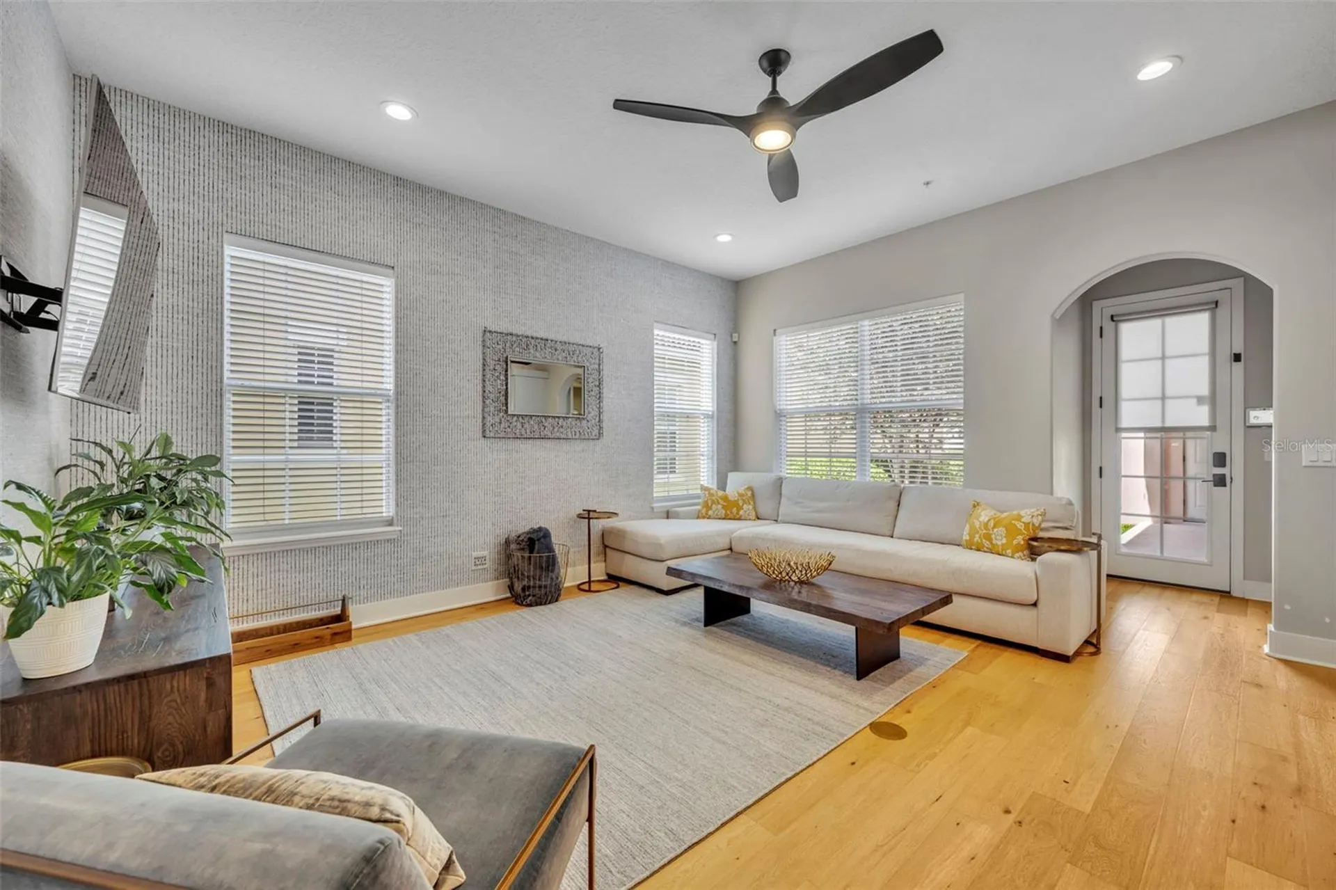 2074 Shaw Lane Orlando FL 32814