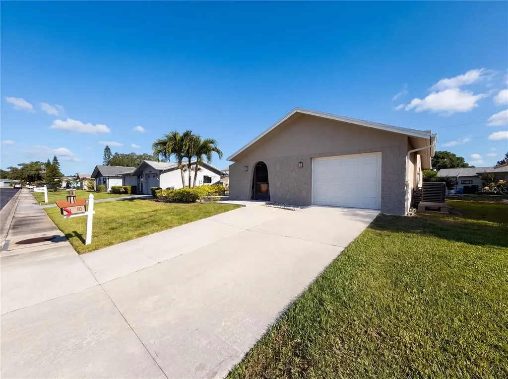 4561 Great Lakes Drive S Clearwater FL 33762